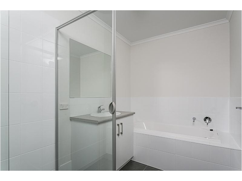 2b Greenasche Grove, Seacombe Gardens SA 5047