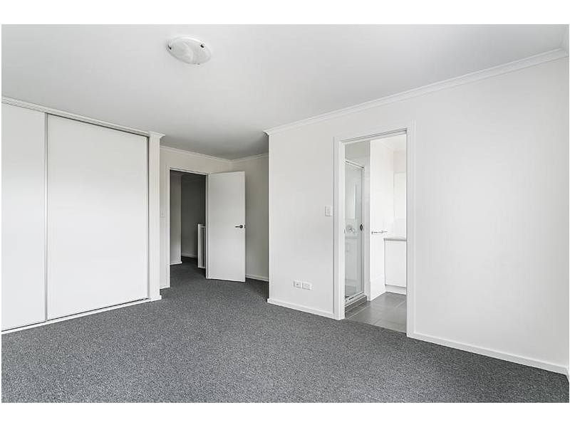 2b Greenasche Grove, Seacombe Gardens SA 5047