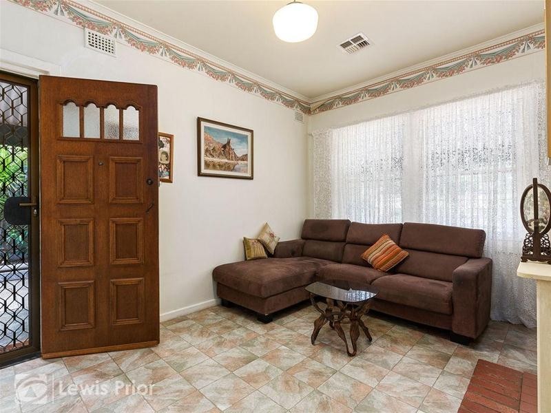 27 Bahloo Avenue, Mitchell Park SA 5043