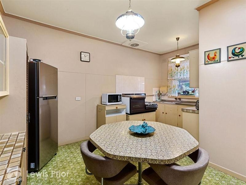 27 Bahloo Avenue, Mitchell Park SA 5043