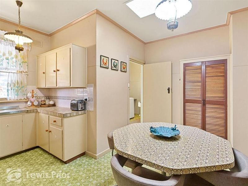 27 Bahloo Avenue, Mitchell Park SA 5043