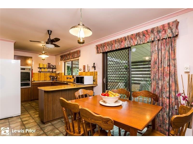 5 Oakridge Close, Aberfoyle Park SA 5159