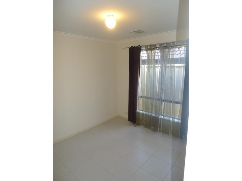 24 New York Road, Aberfoyle Park SA 5159