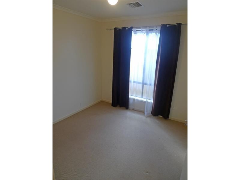 24 New York Road, Aberfoyle Park SA 5159