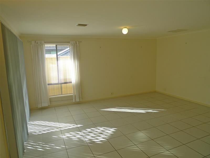 24 New York Road, Aberfoyle Park SA 5159