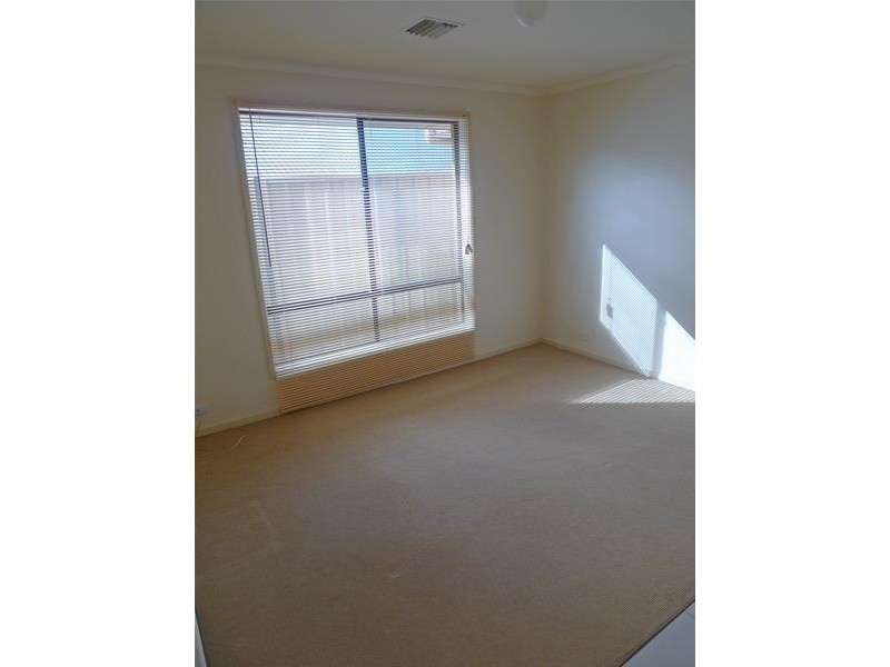 24 New York Road, Aberfoyle Park SA 5159