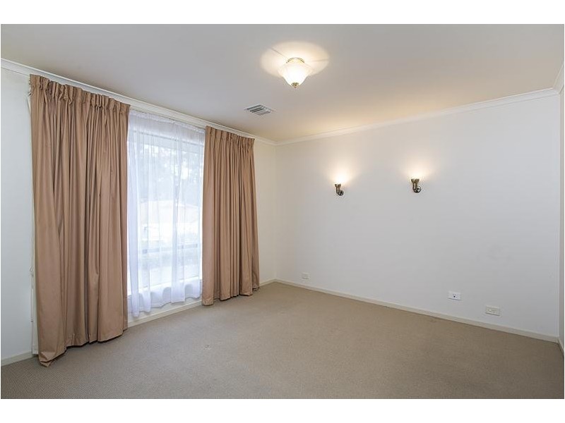 24 New York Road, Aberfoyle Park SA 5159