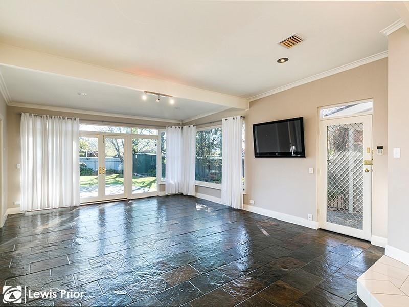 25 Lynington Street, Tusmore SA 5065