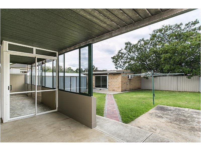 9 Kent Avenue, Seacombe Gardens SA 5047