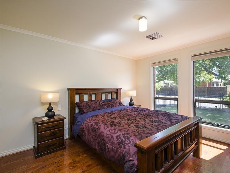 10 Lindsay Street, Sturt SA 5047