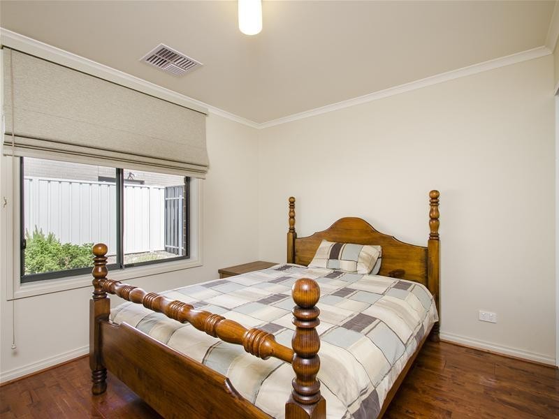 10 Lindsay Street, Sturt SA 5047