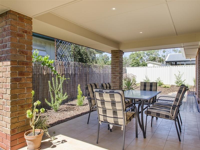 10 Lindsay Street, Sturt SA 5047