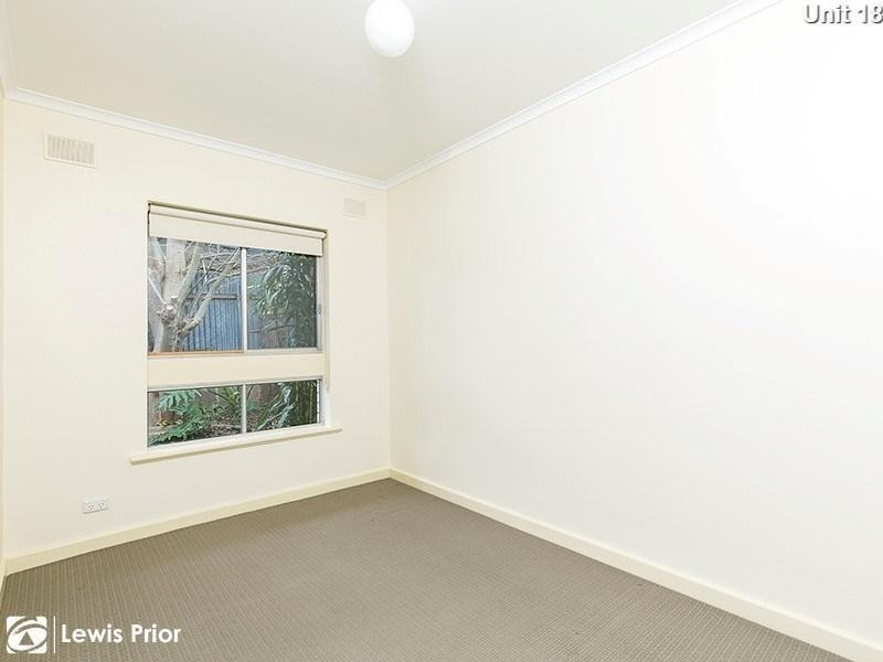 18/5A Riverside Drive, Bedford Park SA 5042
