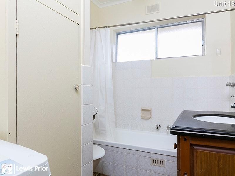 18/5A Riverside Drive, Bedford Park SA 5042