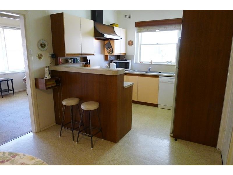 10 Burton Avenue, Park Holme SA 5043