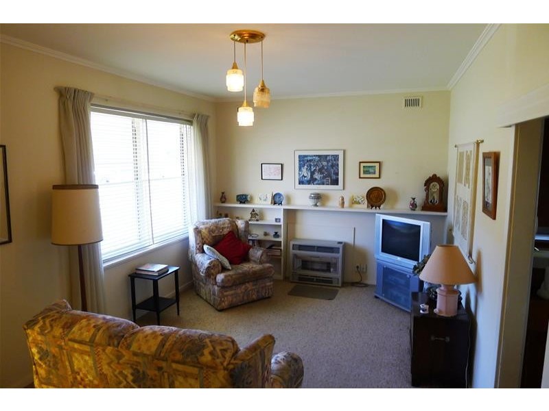 10 Burton Avenue, Park Holme SA 5043