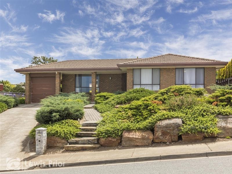 8 Elmeade Drive, Hallett Cove SA 5158