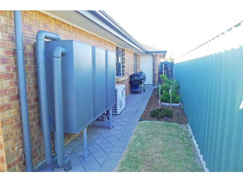 6 Bradbury Court, Hallett Cove SA 5158