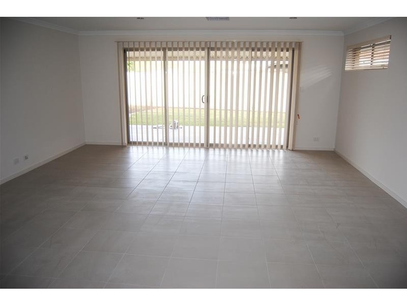 2A Carbnet Place, Seacombe Gardens SA 5047