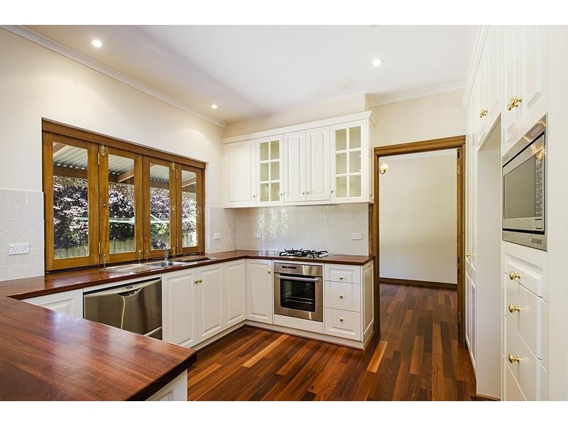 2 Tawny Court, Aberfoyle Park SA 5159