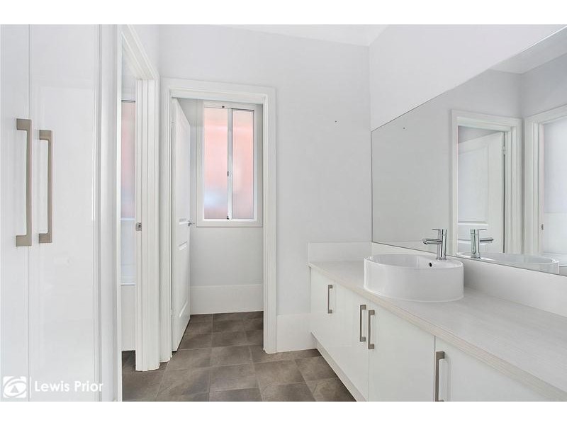 15a Barry Road, Oaklands Park SA 5046