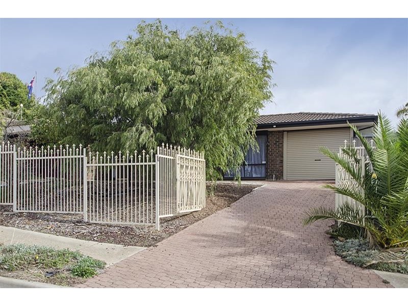 19 Featherstone Drive, Huntfield Heights SA 5163