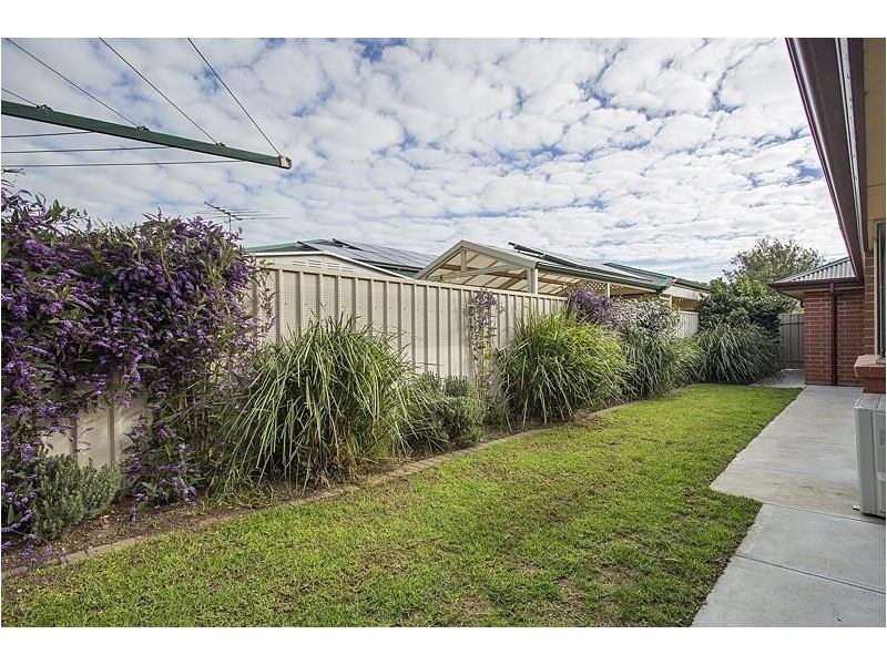 8 Chamberlain Drive, Christie Downs SA 5164