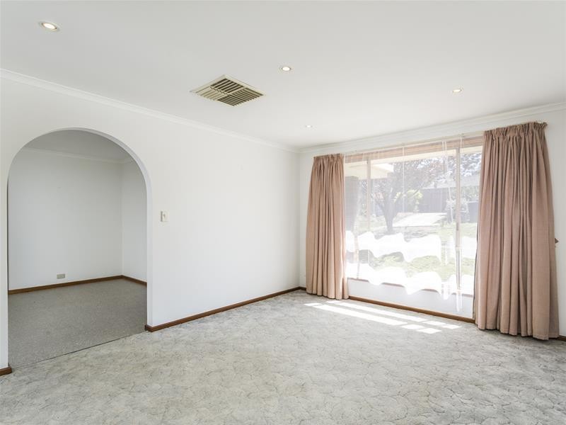 4 Scott Court, Woodcroft SA 5162