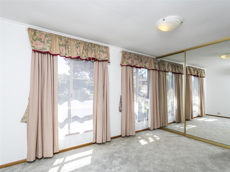 4 Scott Court, Woodcroft SA 5162