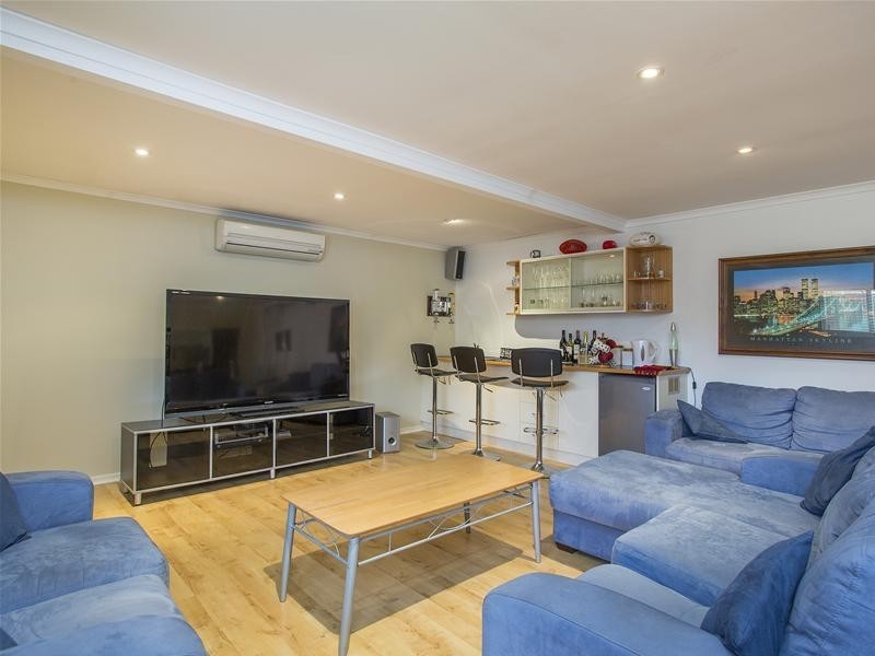 10 Alcatraz Street, Aberfoyle Park SA 5159
