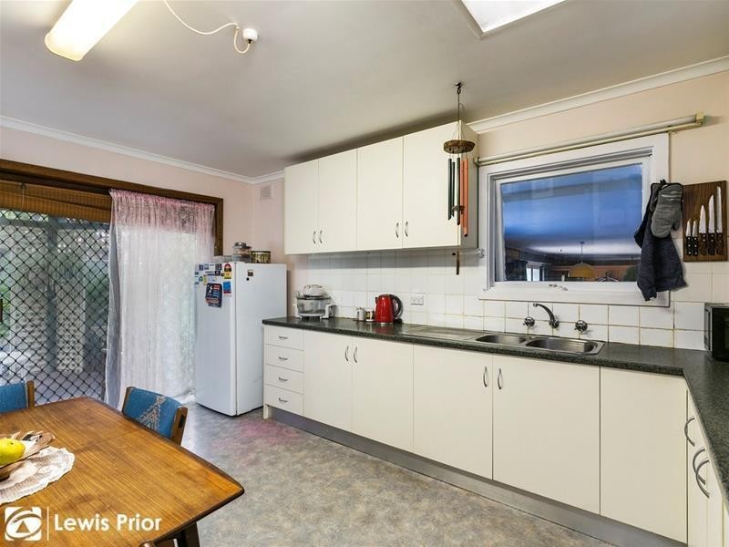 1 Edmund Street, Christie Downs SA 5164