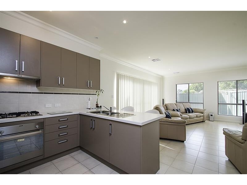 2 Raggatt Crescent, Mitchell Park SA 5043