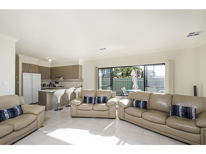 2 Raggatt Crescent, Mitchell Park SA 5043