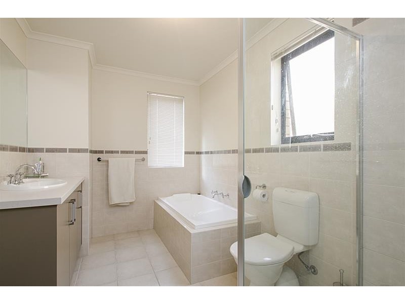 2 Raggatt Crescent, Mitchell Park SA 5043