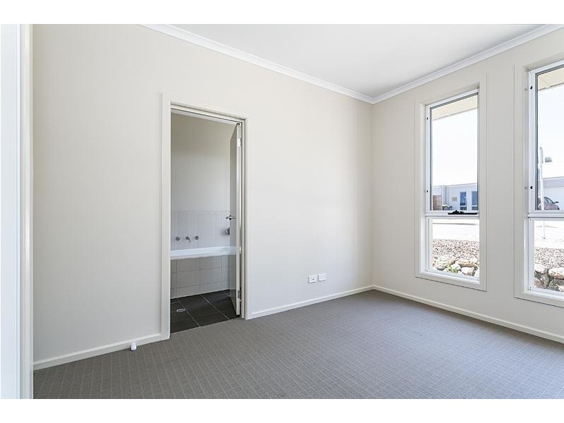 6 Ross Street, Seacombe Gardens SA 5047