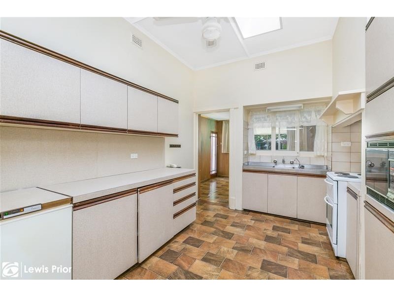 8 St Peters Street, Glenelg East SA 5045