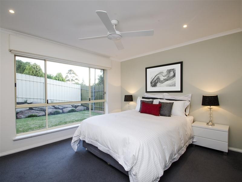 26 Hartog Street, Woodcroft SA 5162