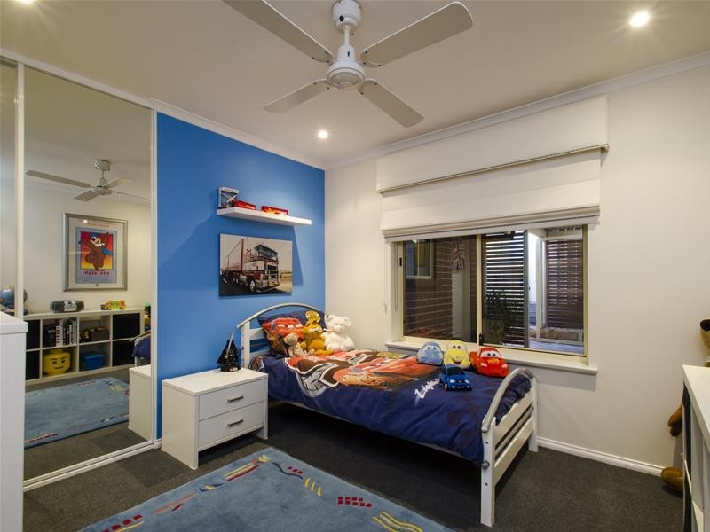 26 Hartog Street, Woodcroft SA 5162