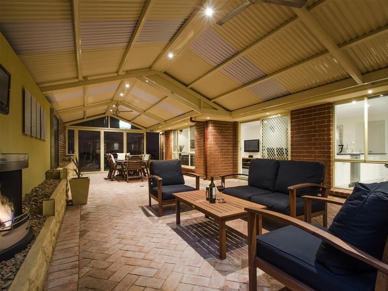 26 Hartog Street, Woodcroft SA 5162