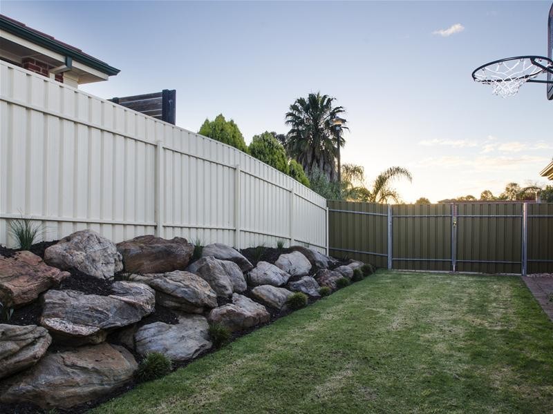 26 Hartog Street, Woodcroft SA 5162