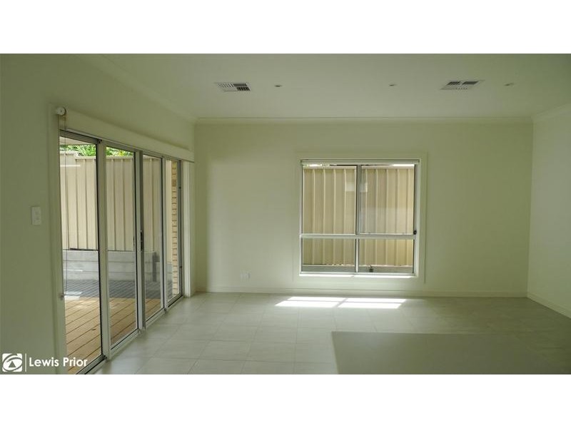 8 Shinnick Street, Dover Gardens SA 5048