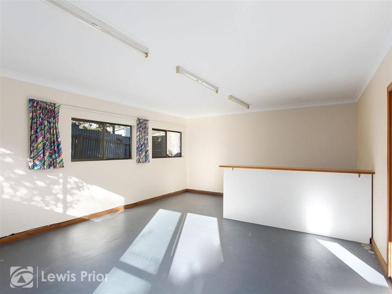 16 Ernest Crescent, Happy Valley SA 5159