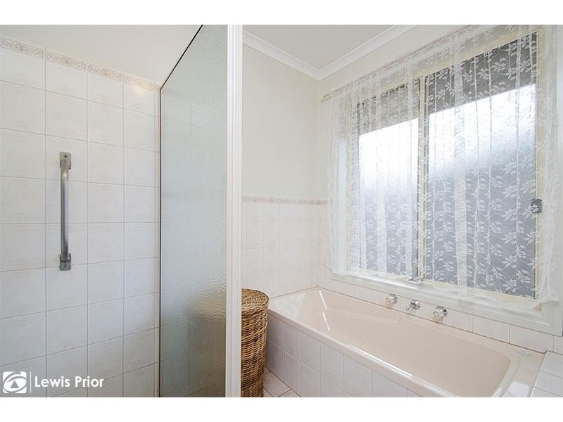 1A Fourth Avenue, Warradale SA 5046