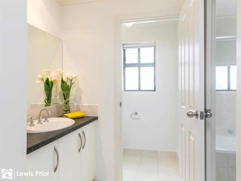 11 Raggatt Crescent, Mitchell Park SA 5043