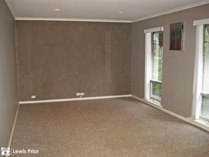 9 Hui Hui Drive, Happy Valley SA 5159