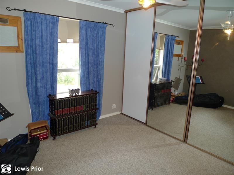 9 Hui Hui Drive, Happy Valley SA 5159