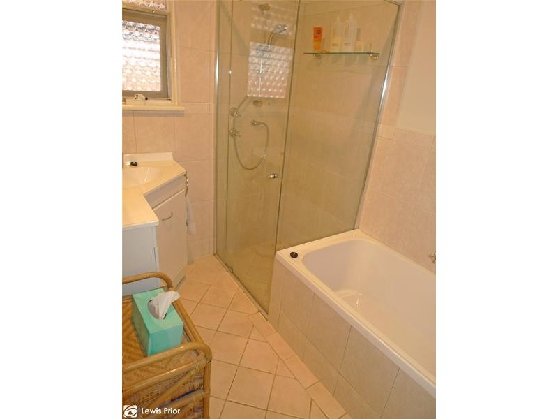 9 Hui Hui Drive, Happy Valley SA 5159