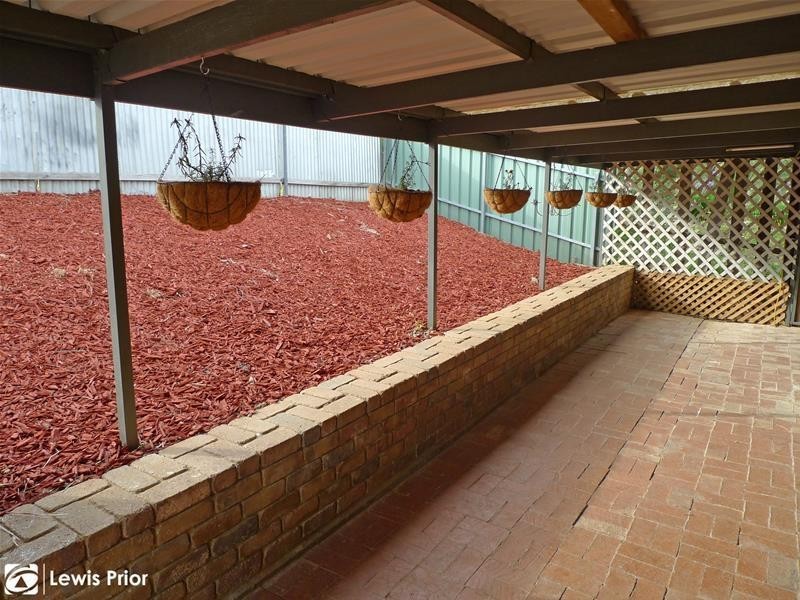 9 Hui Hui Drive, Happy Valley SA 5159