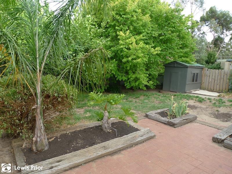 9 Hui Hui Drive, Happy Valley SA 5159