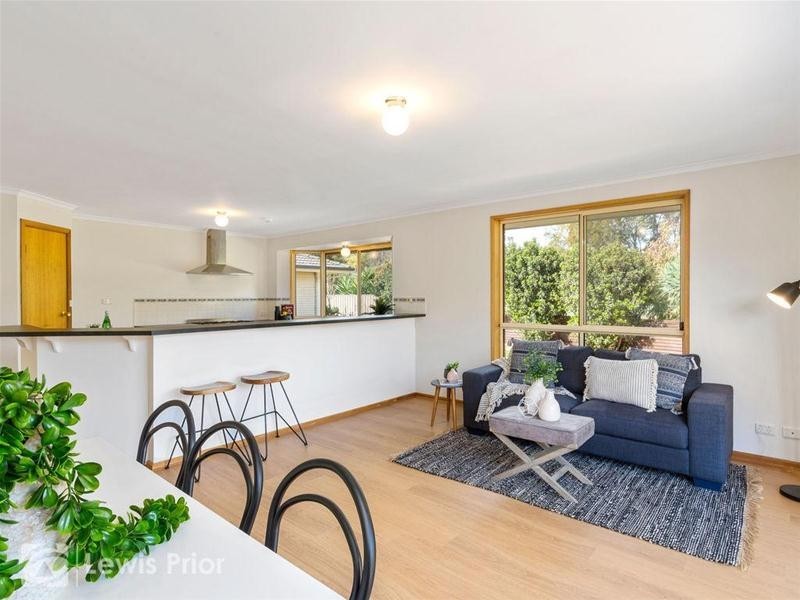 42 Vennachar Drive, Hallett Cove SA 5158